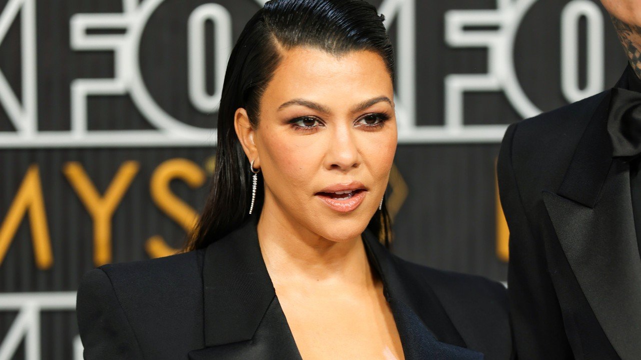Kourtney Kardashian Age: A Deep Dive Into Her Life, Career, and Timeless Influence