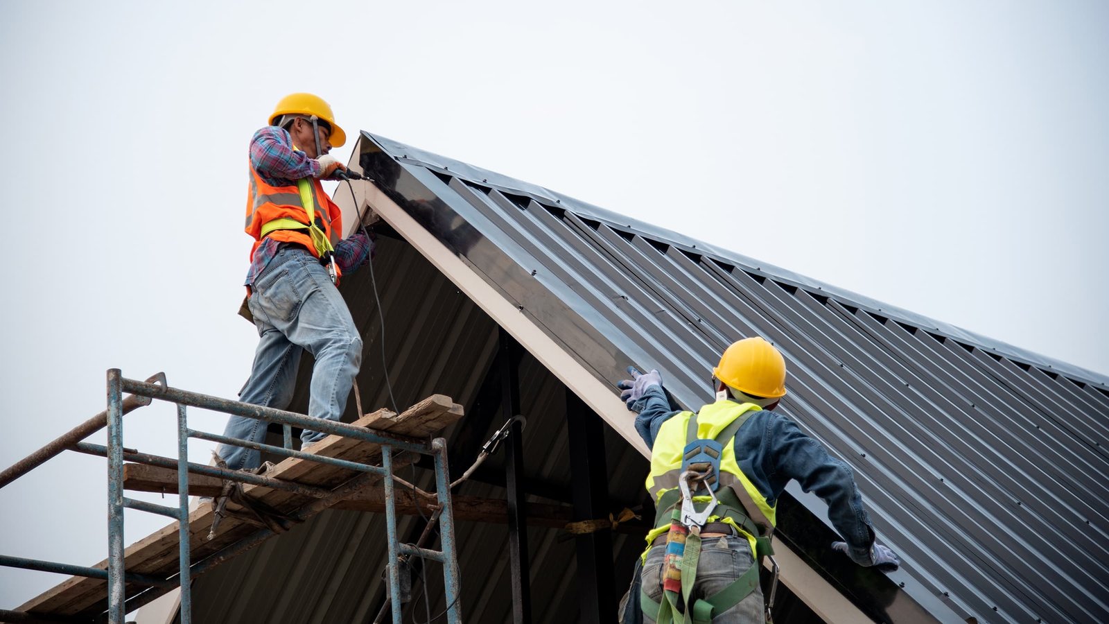Metal Roof Installation: The Complete Homeowner’s Guide to a Durable and Energy-Efficient Roof