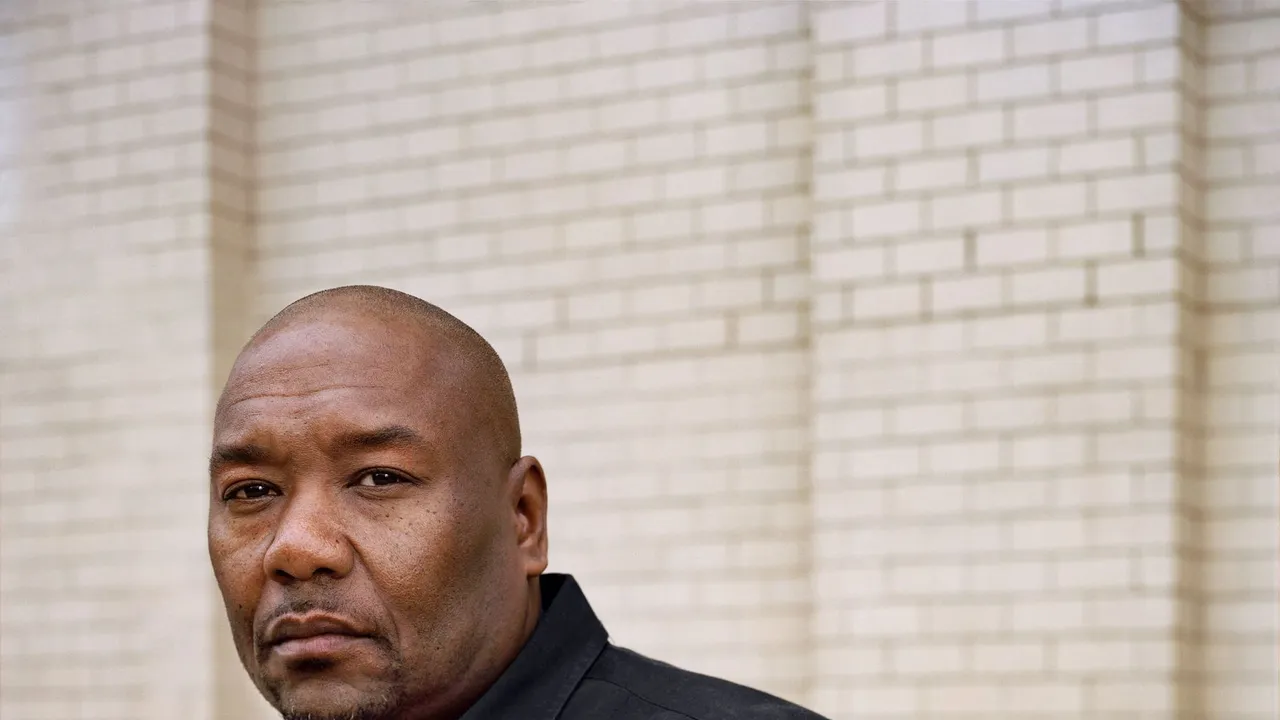Derrick Hamilton: A Detailed Look at His Life, Background, and Story